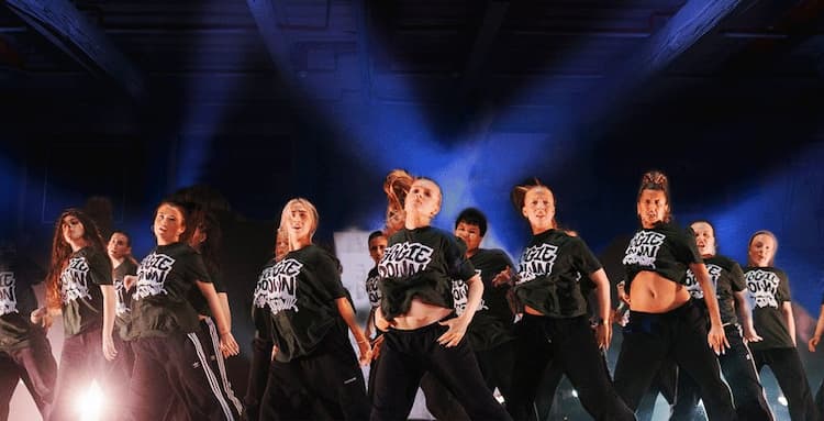 Dans Brynju Péturs: Danssýning og kennsla